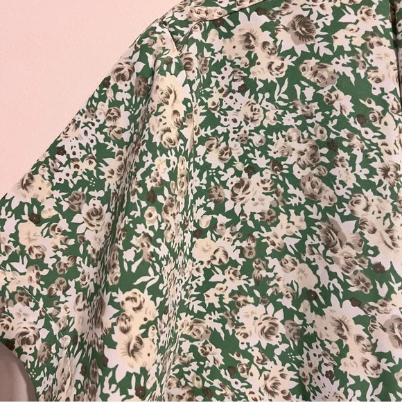 Green Floral  Blouse - Picture 3 of 4